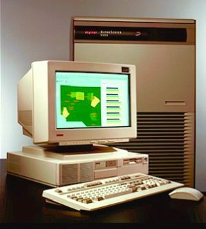 Una Digital Alphastation e un VAX in ambiente OpenVMS
